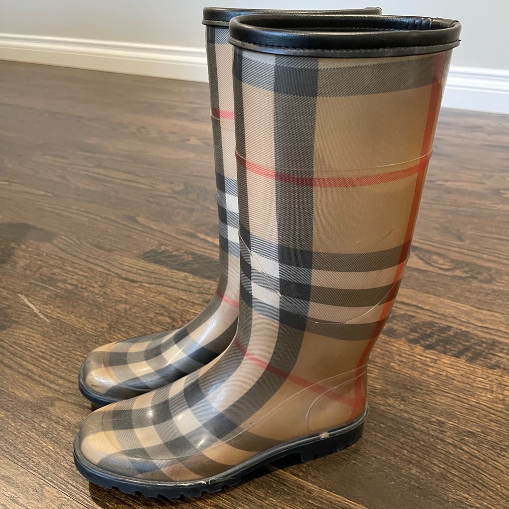 Burberry Rain Boots 8 - Picture 3 of 6